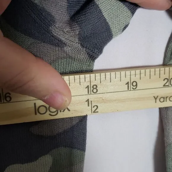 Inc Camo-Print Off-The-Shoulder Cutout Tunic Top Green Size Medium (AI) - Picture 7 of 9